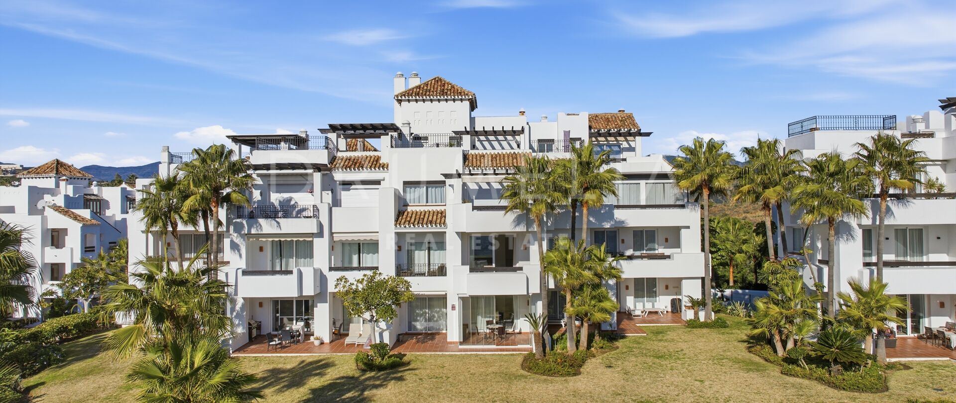 Bright Apartment with Terraces and Open Views in Benahavís