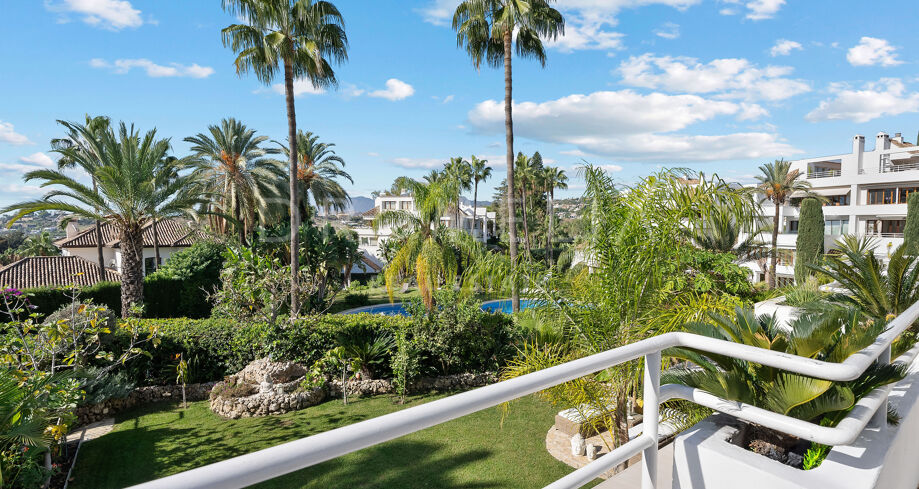 Renovert Rekkehus i Alcores del Golf, Nueva Andalucía