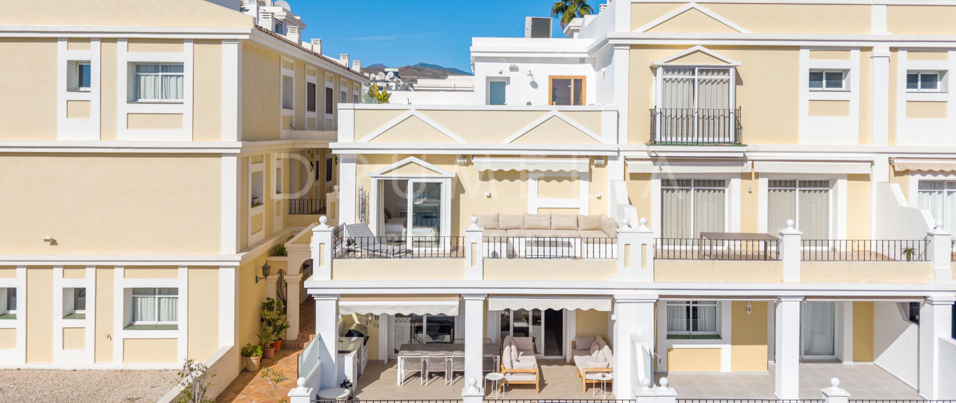 Doppelhaushälfte mit Panoramischem Meerblick in Aloha Gardens, Nueva Andalucía