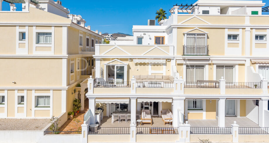 Semi-Detached House with Panoramic Sea Views in Aloha Gardens, Nueva Andalucía