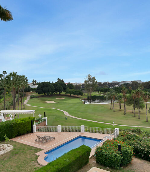 Renovated Golf-Front Apartment in Alcores del Golf, Nueva Andalucía