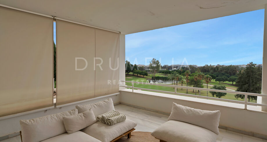 Renovated Golf-Front Apartment in Alcores del Golf, Nueva Andalucía