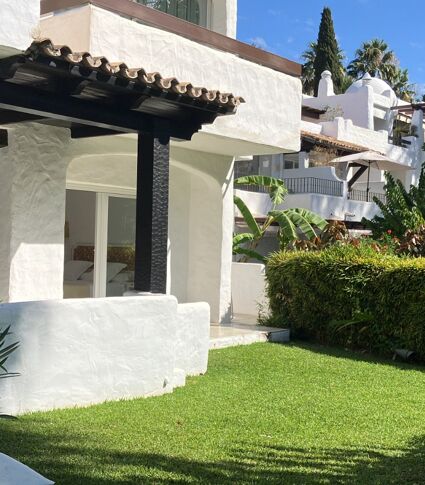 Ground-Floor Apartment with South-Facing Terrace In Puerto Banús near the Beach