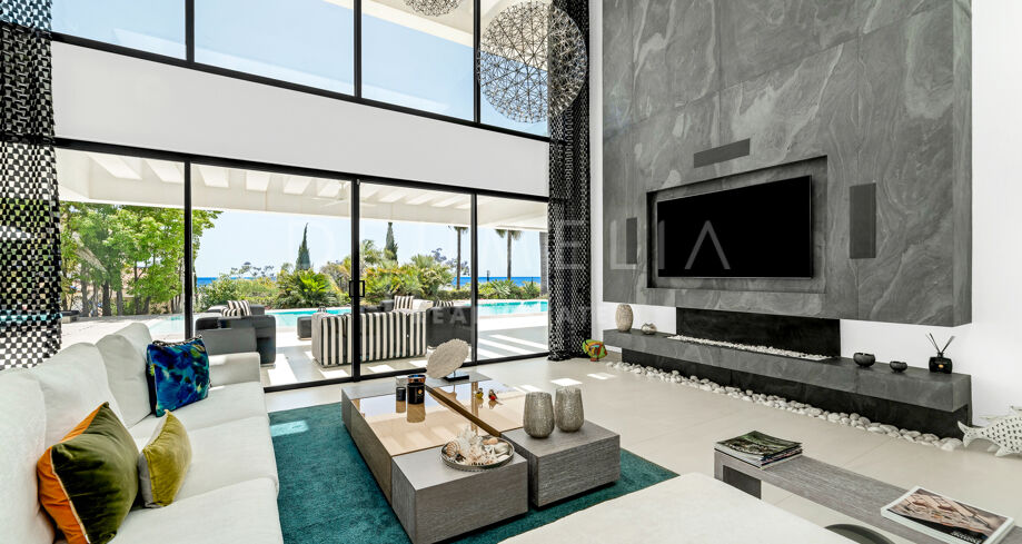 Luxury Villa with Sea and Golf Views in Los Flamingos Golf, Benahavís