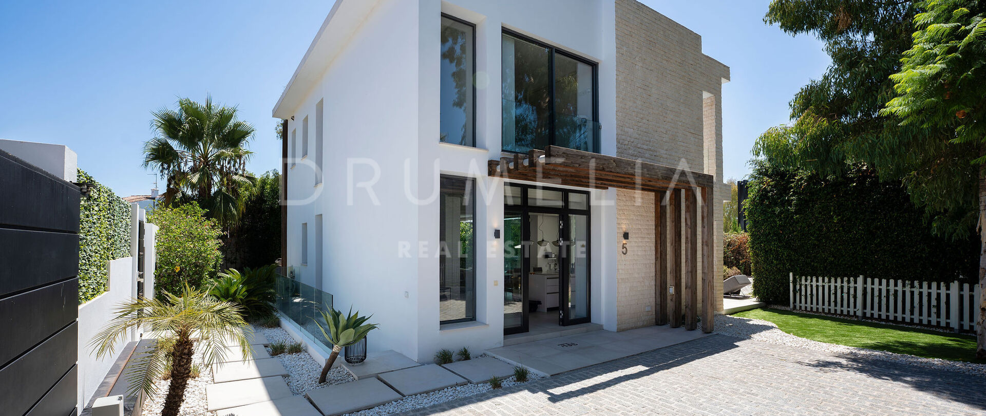 Moderne Villa in Privater Lage La Arboleda, Estepona Ost