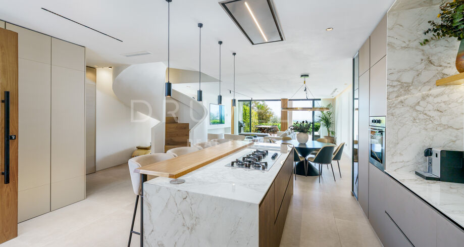 Elegant Renovated Townhouse in La Quinta, Benahavís