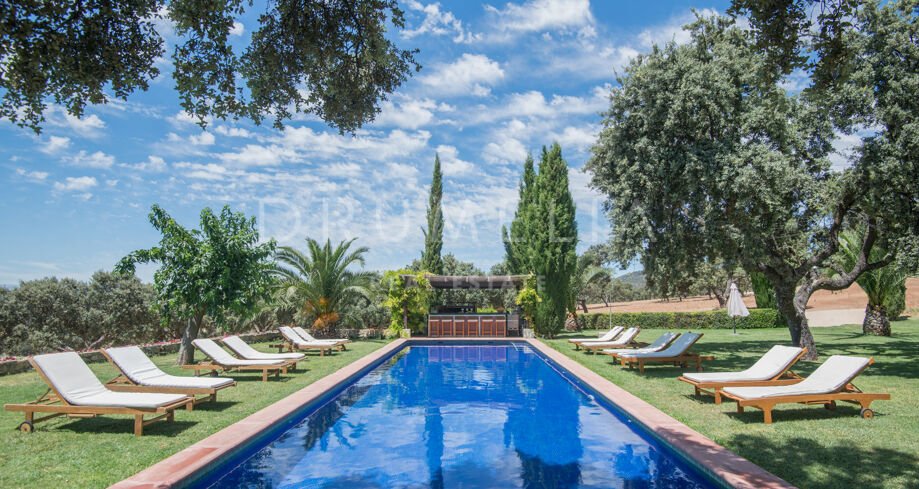 Country Estate with 8 En-Suite Bedrooms and Panoramic Views in Ronda, Málaga