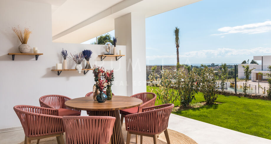 Luxury 3-Bedroom Apartment with Large Private Garden in Santa Clara Golf