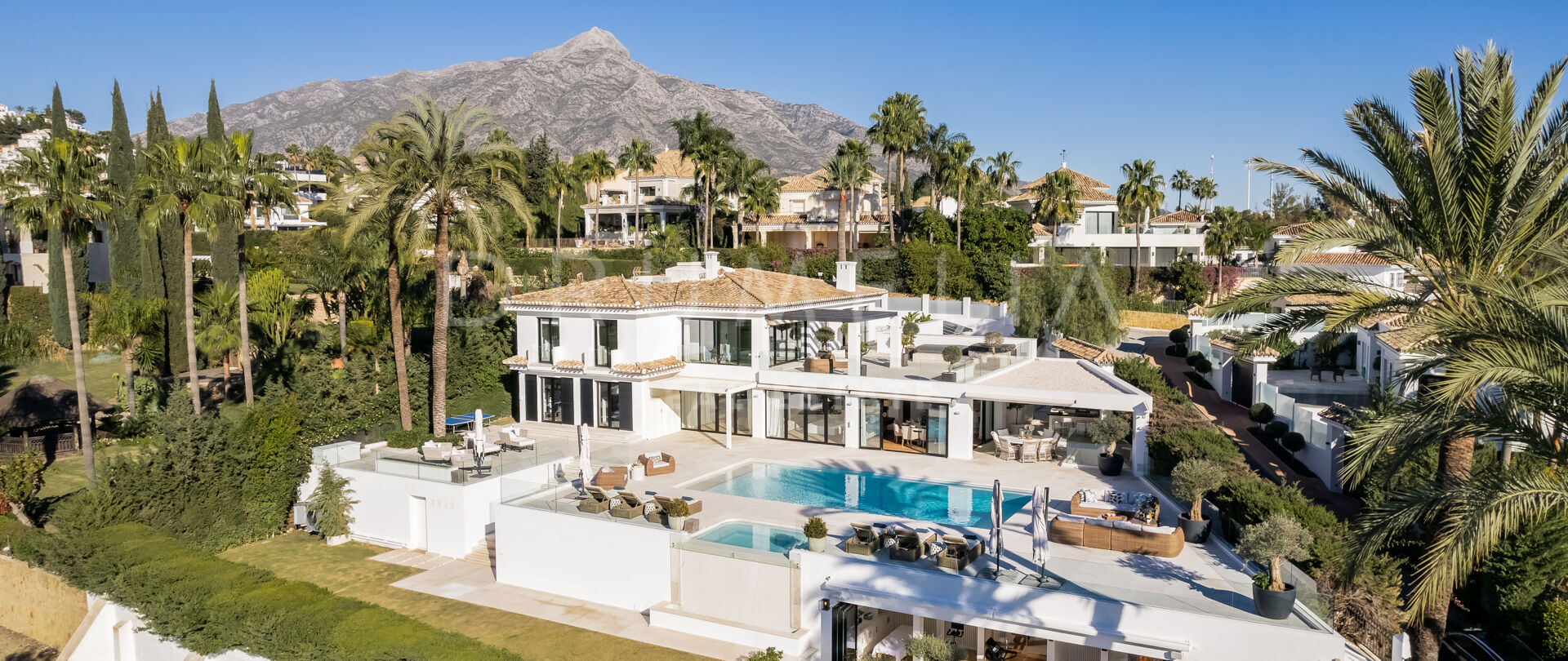 Villa Elba - Frontline Golf Renovated Luxury Villa in Los Naranjos, Nueva Andalucía