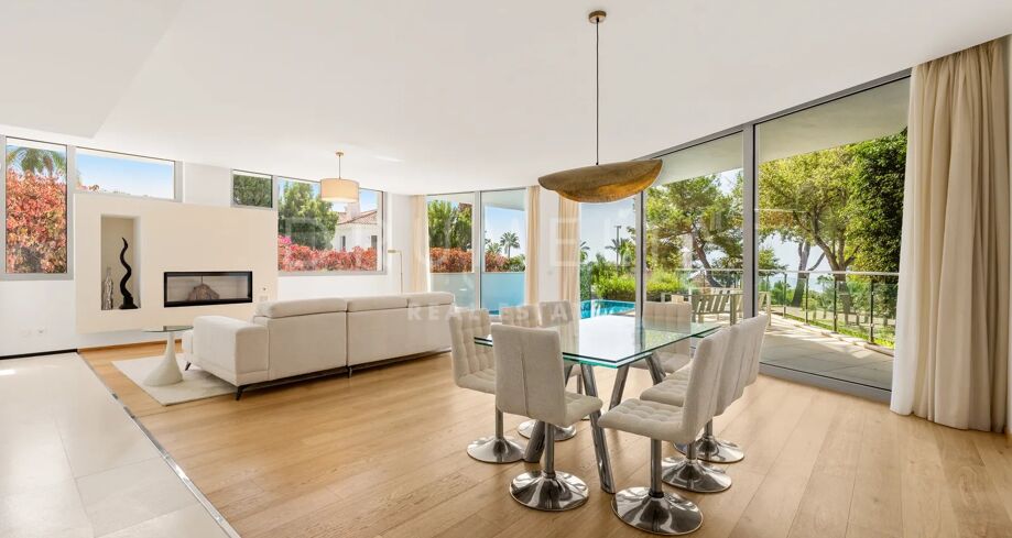Elegante casa adosada de lujo con preciosas vistas en Sierra Blanca, Milla de Oro de Marbella