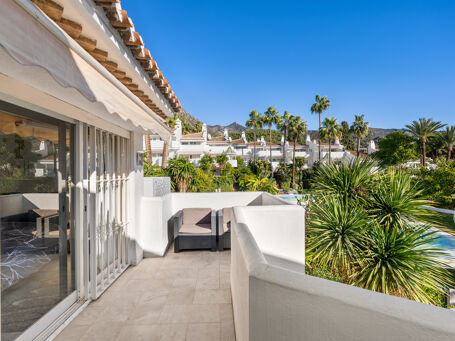 Maison de ville à Camojan Blanco, Sierra Blanca – Jardin Privé et Piscine Communautaire