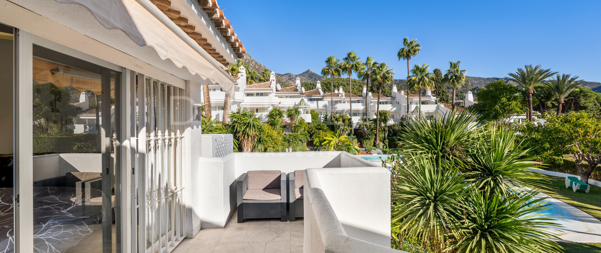 Townhouse in Camojan Blanco, Sierra Blanca – Privétuin en Gemeenschappelijk Zwembad