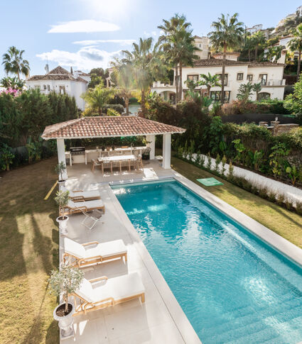 Private villa in an exclusive community in Los Arqueros, Benahavís