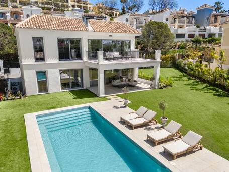 Private villa in an exclusive community in Los Arqueros, Benahavís