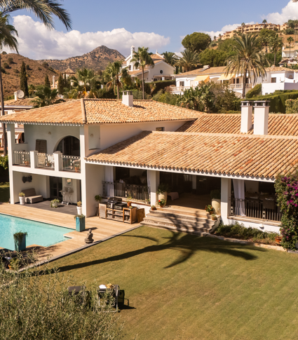Elegant villa with sea views on an elevated plot in El Paraíso Alto, Benahavís