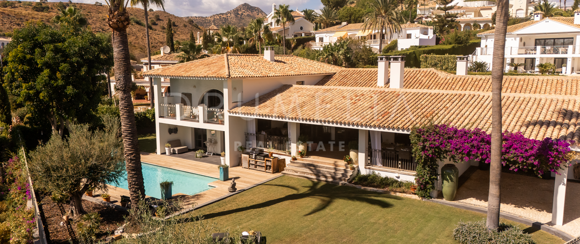Elegant villa with sea views on an elevated plot in El Paraíso Alto, Benahavís