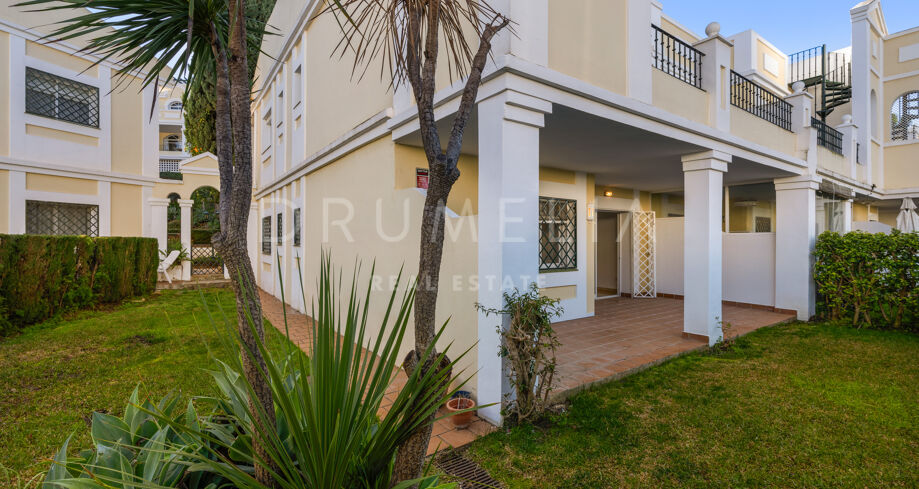 Appartement rénové au rez-de-chaussée avec jardin privé à Aloha Gardens