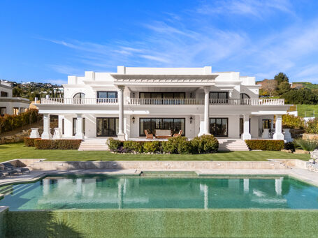 Grand Mansion with Panoramic Views in Sotogrande Alto