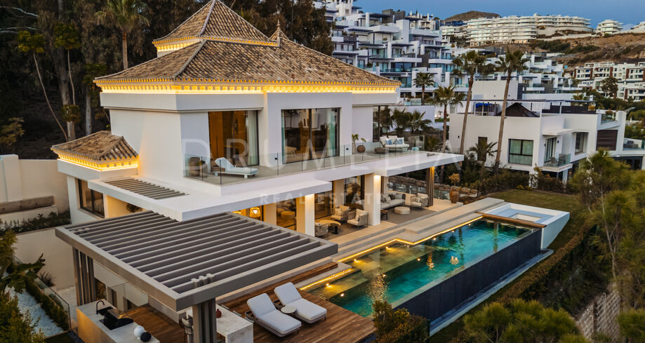 Contemporary villa with sea and golf views – La Quinta