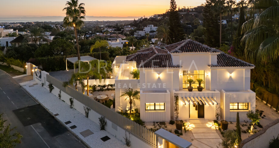 Modern Mediterranean Villa with Sea Views in El Herrojo, Benahavis