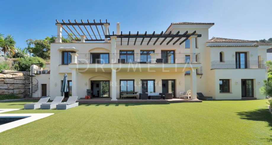 Contemporary Villa with Panoramic Views in Monte Mayor, Benahavís