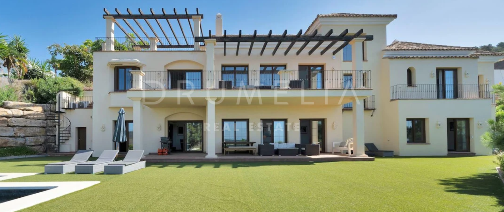 Contemporary Villa with Panoramic Views in Monte Mayor, Benahavís