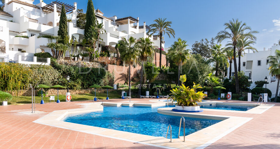 Beautiful, newly renovated modern townhouse in Club Sierra, Golden Mile of Marbella