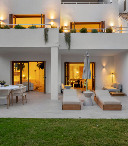 Минималистичные Роскошные Апартаменты-Дуплекс с Натуральной Элегантностью в Alcores del Golf