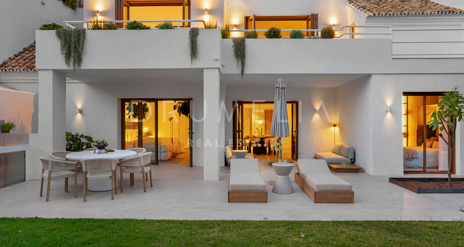 Minimalist Luxury Duplex with Natural Elegance in Alcores del Golf