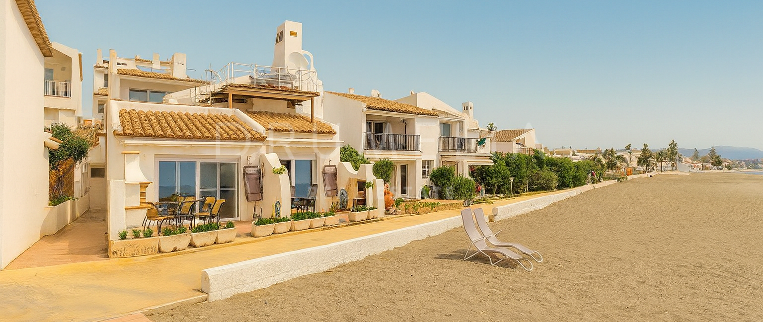Villa Mitoyenne en Première Ligne de Plage à Bahía Dorada