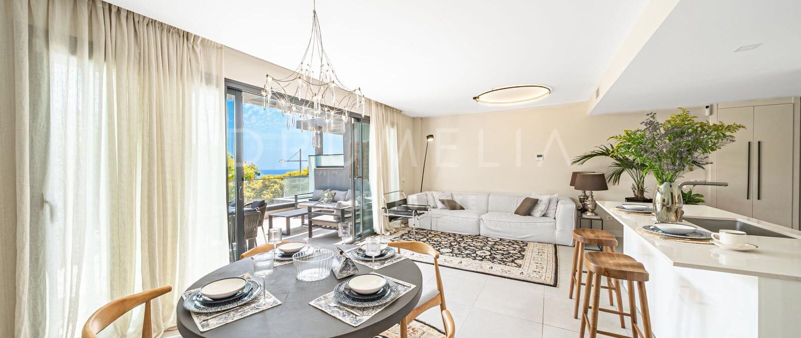 Rymlig lägenhet med 3 sovrum i det prestigefyllda området Las Mesas, Estepona