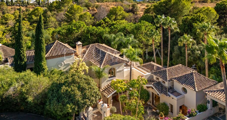 Wyrafinowana willa andaluzyjska z panoramicznym widokiem na morze i góry w Las Lomas del Marbella Club