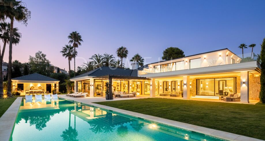 Frontline golfvilla met uitzonderlijk uitzicht op de zonsondergang in Las Brisas, Nueva Andalucía, Marbella