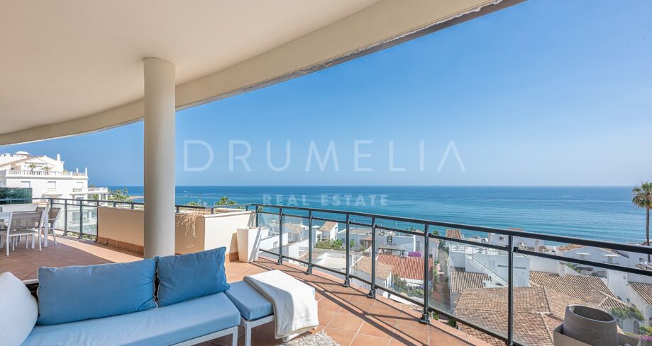 Spectacular Penthouse with Sea Views in Cosmo Beach, Estepona, just meters from the Beach