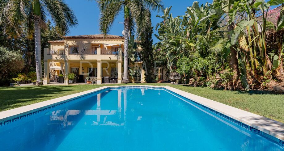 Villa à Las Brisas, Nueva Andalucía, dans un cadre ultra-privé