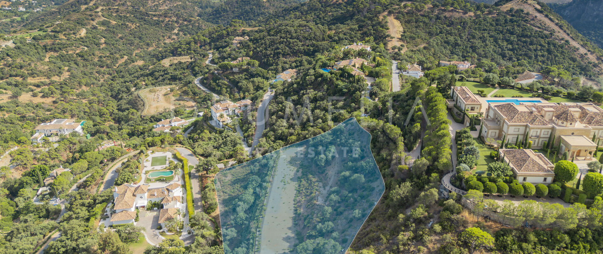 Panoramagrundstück mit Meerblick in La Zagaleta