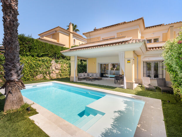 Elegant familjevilla i ett prestigefyllt, gated community i Santa Clara
