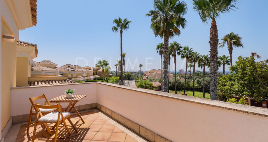 Elegant familjevilla i ett prestigefyllt, gated community i Santa Clara