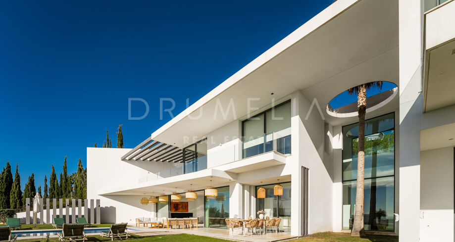 Exquisita villa de 5 dormitorios con vistas panorámicas al mar en La Alquería