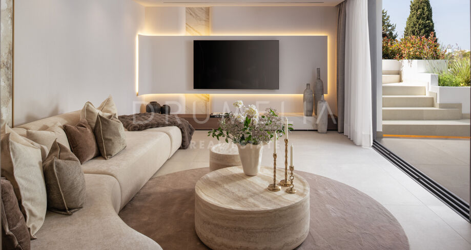 Modern takvåning i etage med en exceptionell takterrass