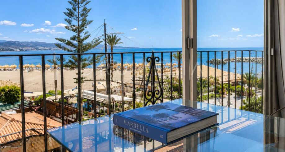 Appartement en front de la plage avec vue sur la mer au cœur de Puerto Banús