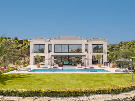 Villa Coppelia - Contemporary Villa with Panoramic Sea Views for Sale in Los Almendros, Benahavís