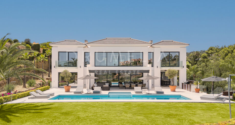 Villa Coppelia - Villa contemporánea con vistas panorámicas al mar en venta en Los Almendros, Benahavís
