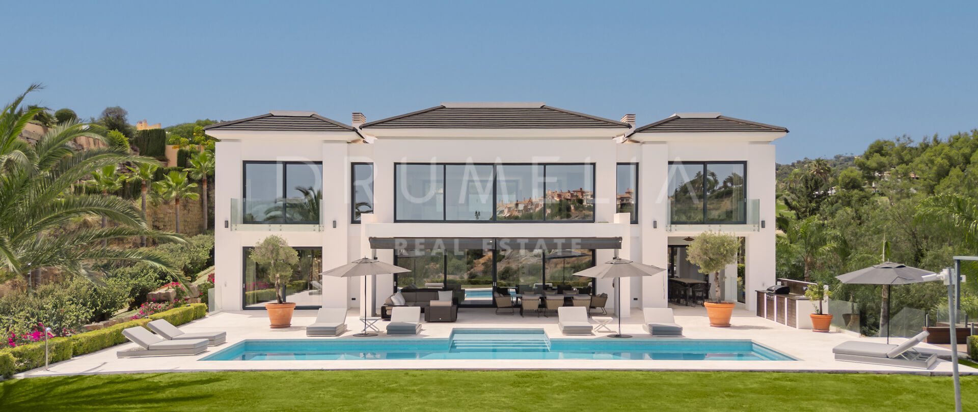 Villa Coppelia - Zeitgenössische Villa mit Panoramablick auf das Meer zum Verkauf in Los Almendros, Benahavís