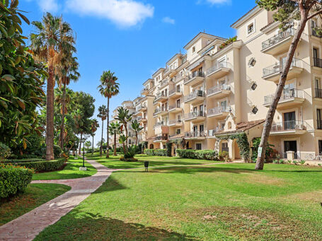 Renovated Ground Floor Apartment in Andalucía del Mar, Puerto Banús