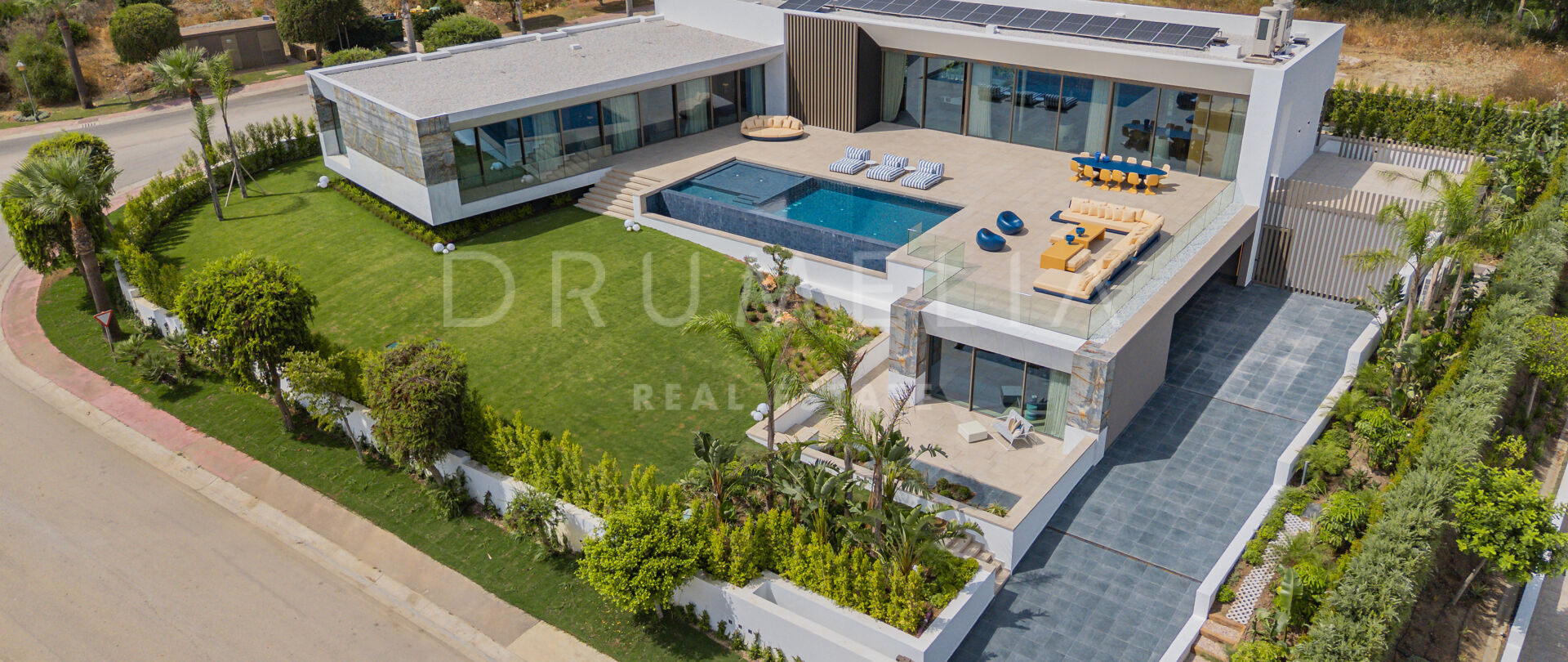 Villa for salg i La Reserva, Sotogrande