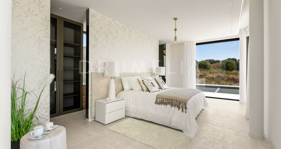 Moderne designvilla i El Paraíso Alto med evighetsbasseng og panoramautsikt over åsene