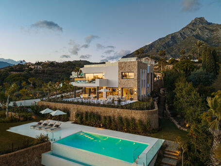 Lyxvilla med havsutsikt i Marbella Hill Club