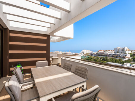 Modern Penthouse with Sea Views in Estepona