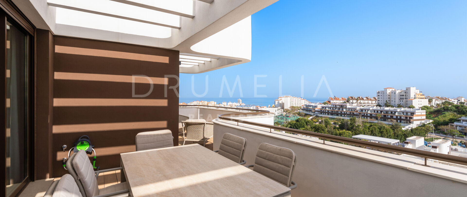 Modern Penthouse with Sea Views in Estepona